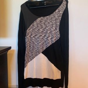 Long sleeve black white and grey can be worn as mini dress
